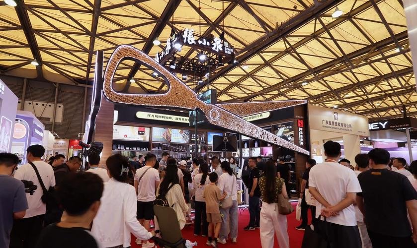 老字号破圈生长!张小泉携"泉近"首度亮相上海日用百货展